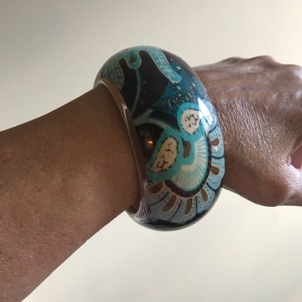 Vintage Lucite Bangle